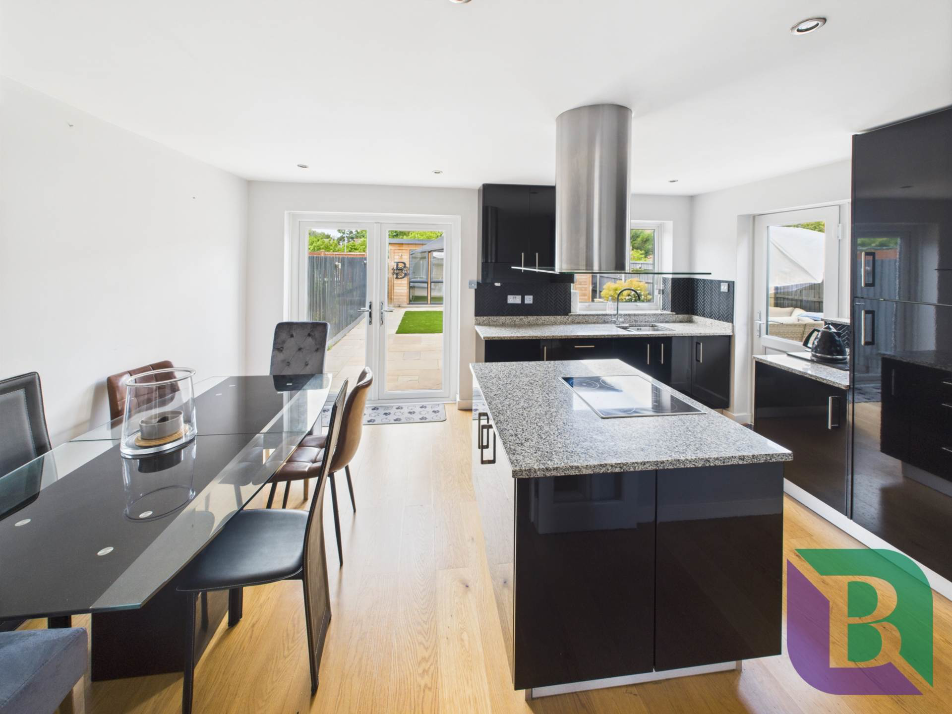 Vicarage Street, Woburn Sands, photo 2
