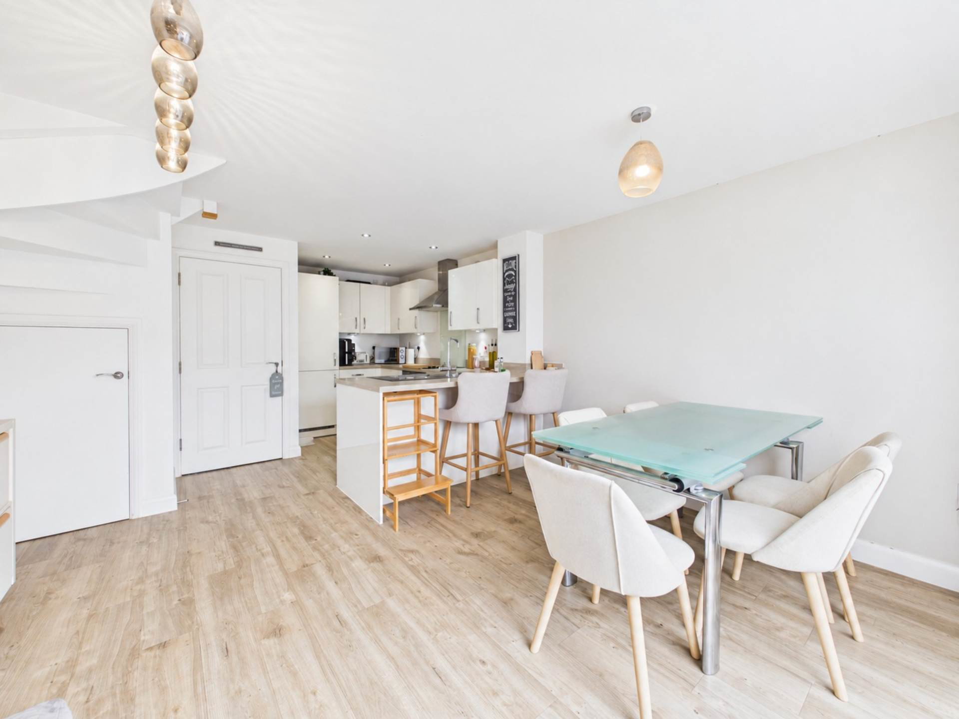 Kitchener Drive, Eaton Leys, photo 4