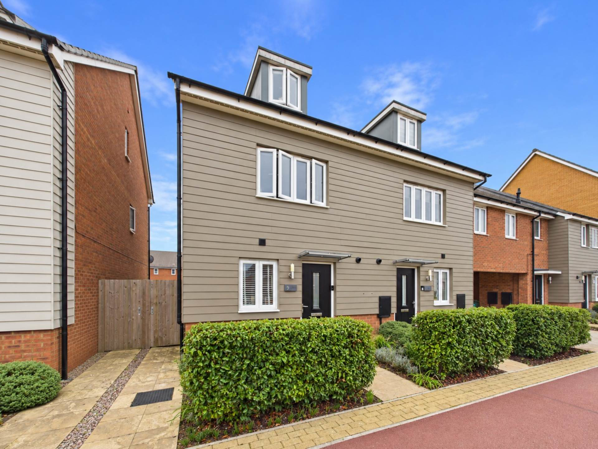Kitchener Drive, Eaton Leys