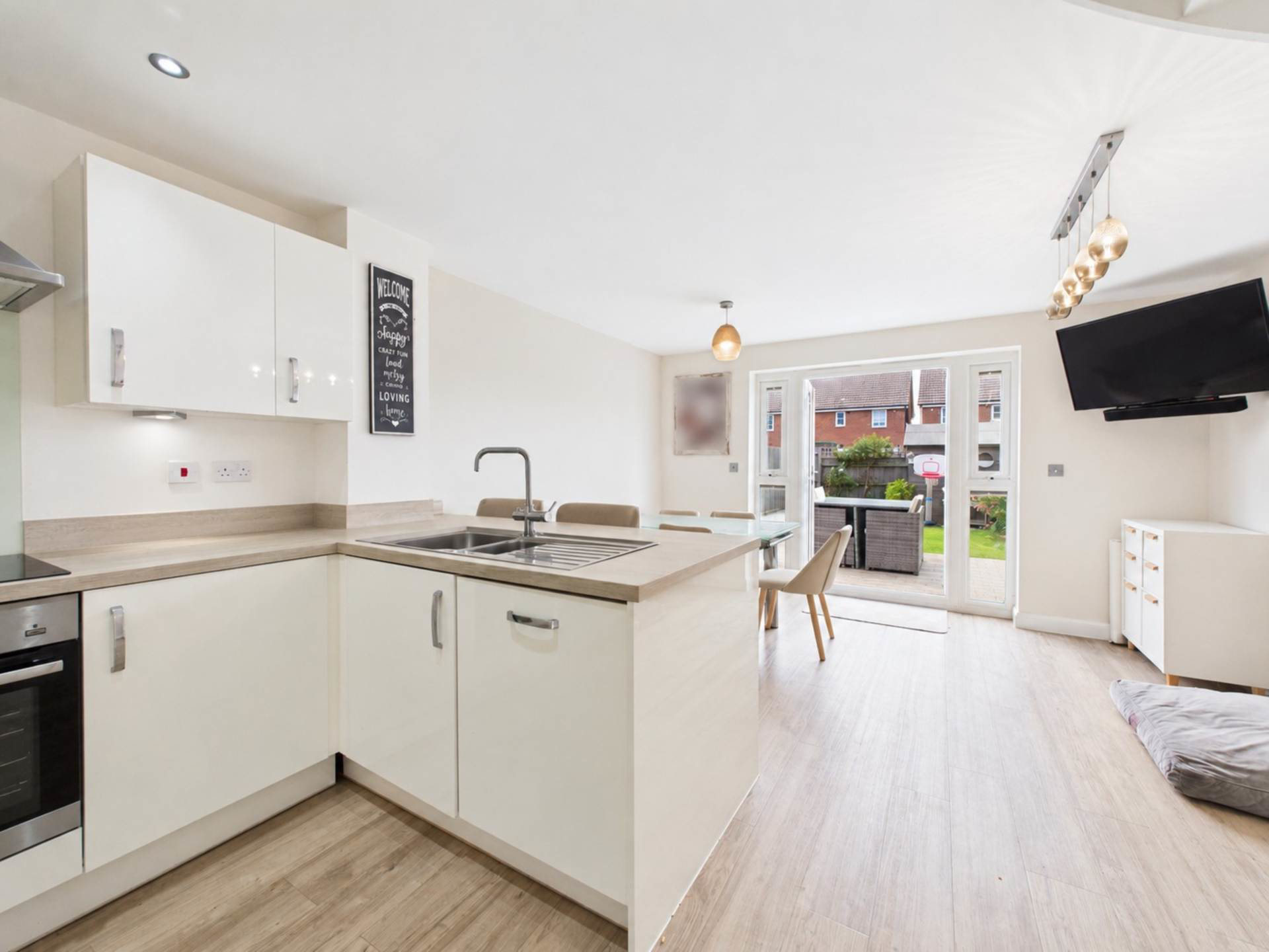 Kitchener Drive, Eaton Leys, photo 2