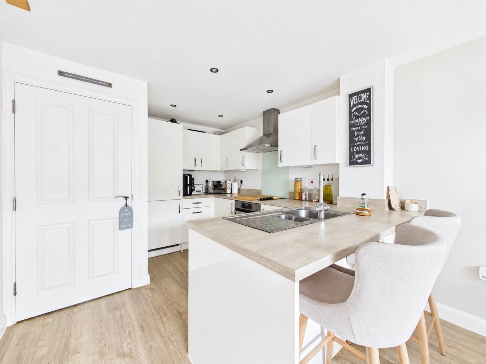 Kitchener Drive, Eaton Leys, photo 3