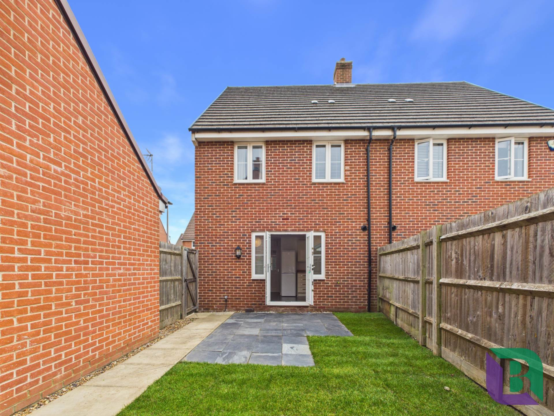 Drayhorse Crescent, Woburn Sands, photo 3