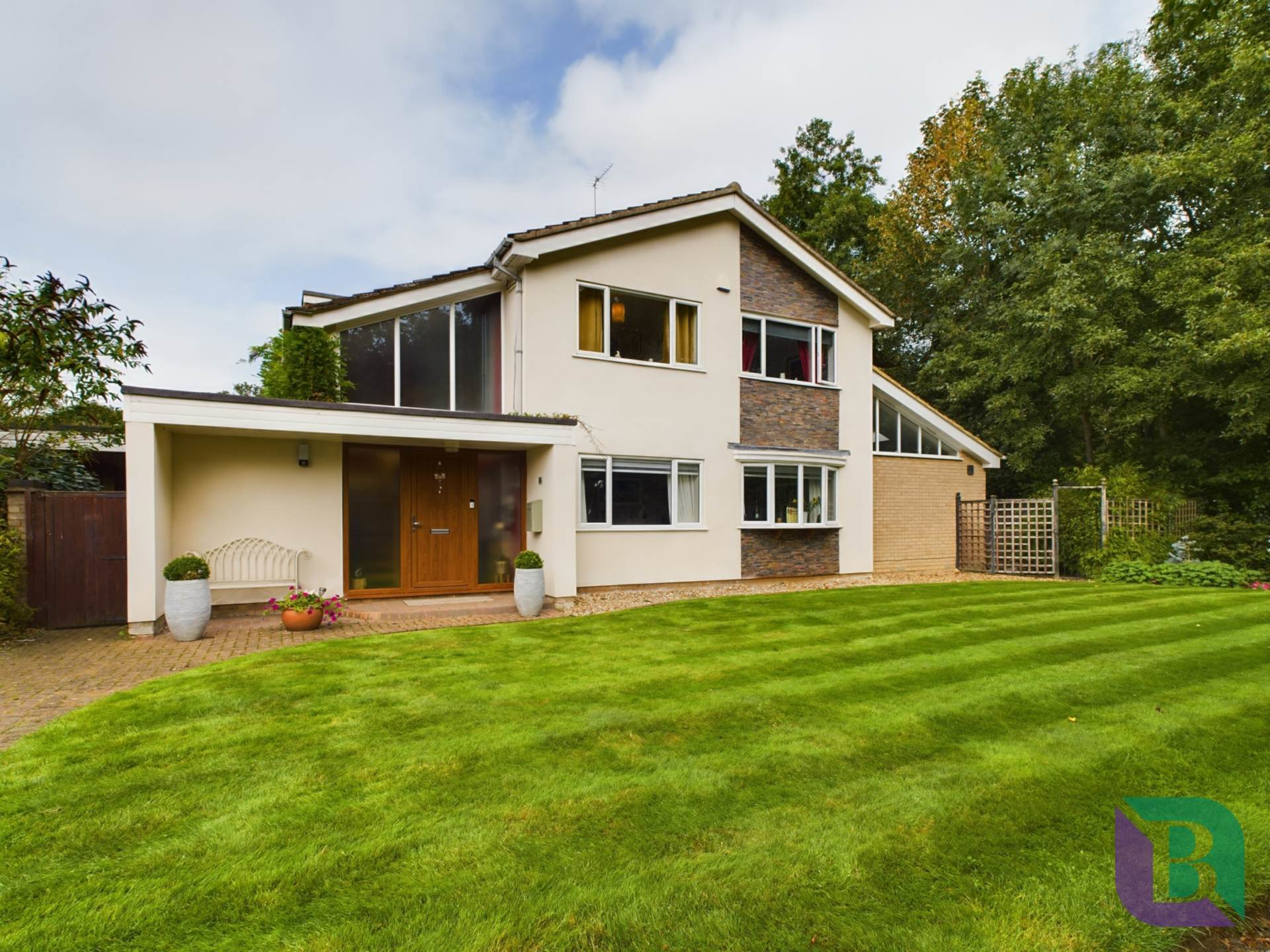 Foxton, Woughton Park