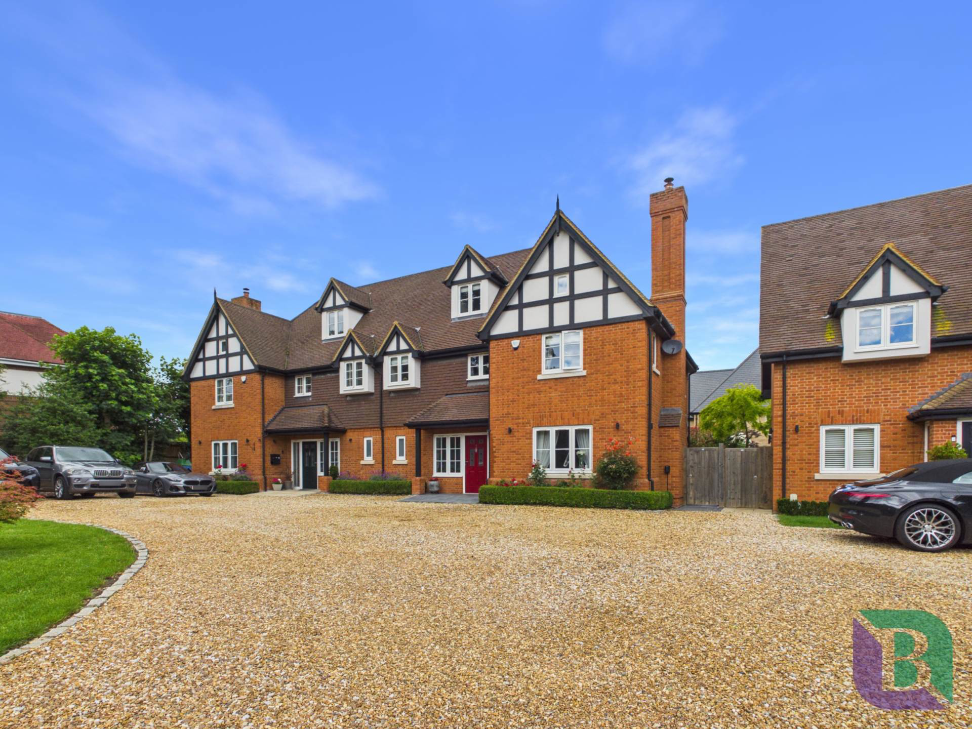 Cross End, Wavendon