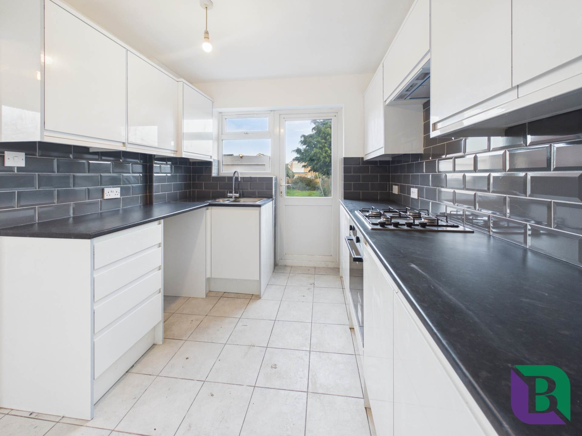 Chesford Road, Putteridge, Luton, photo 2