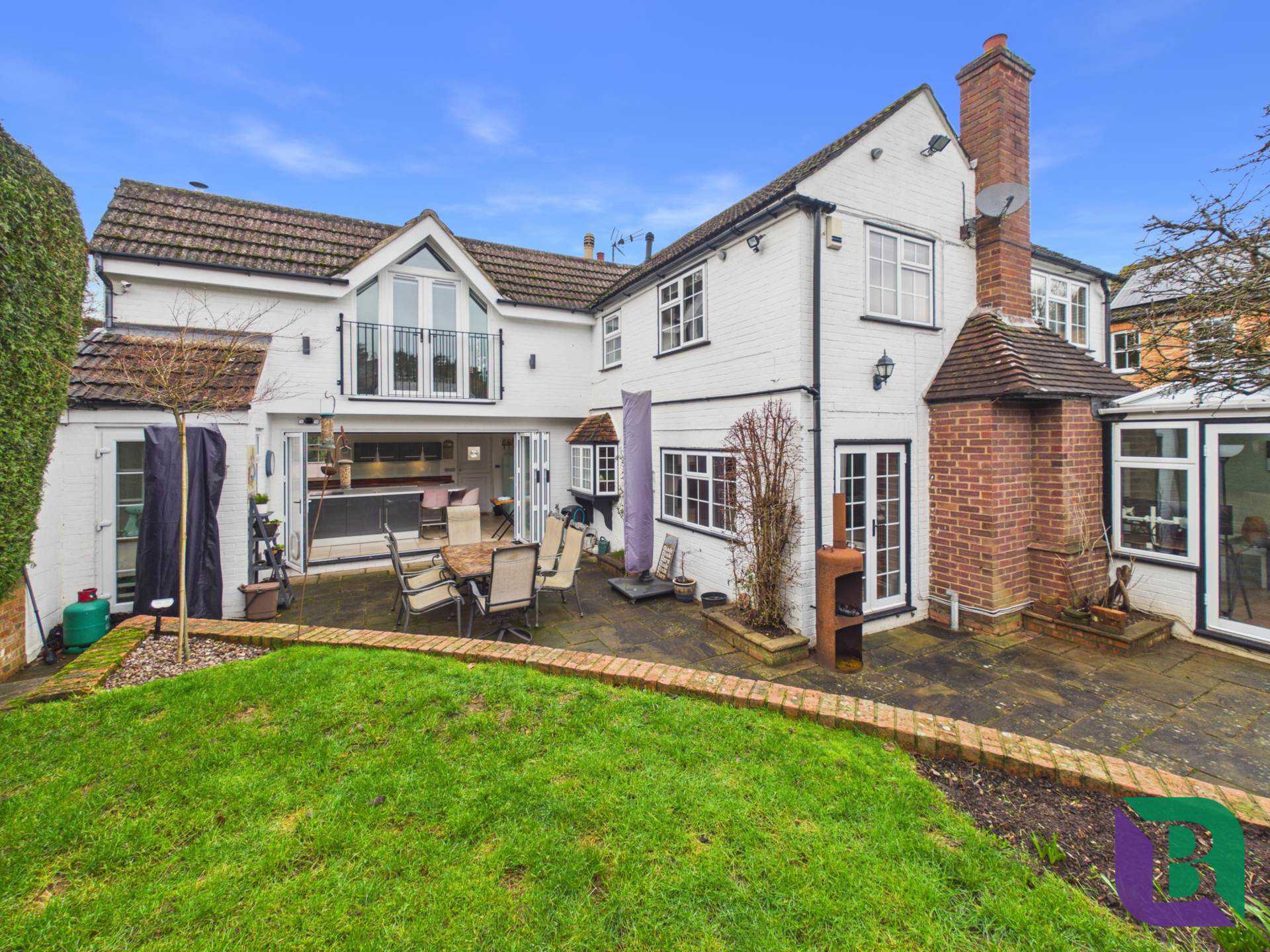 Whitecrest   Narrow Path, Aspley Heath, photo 25