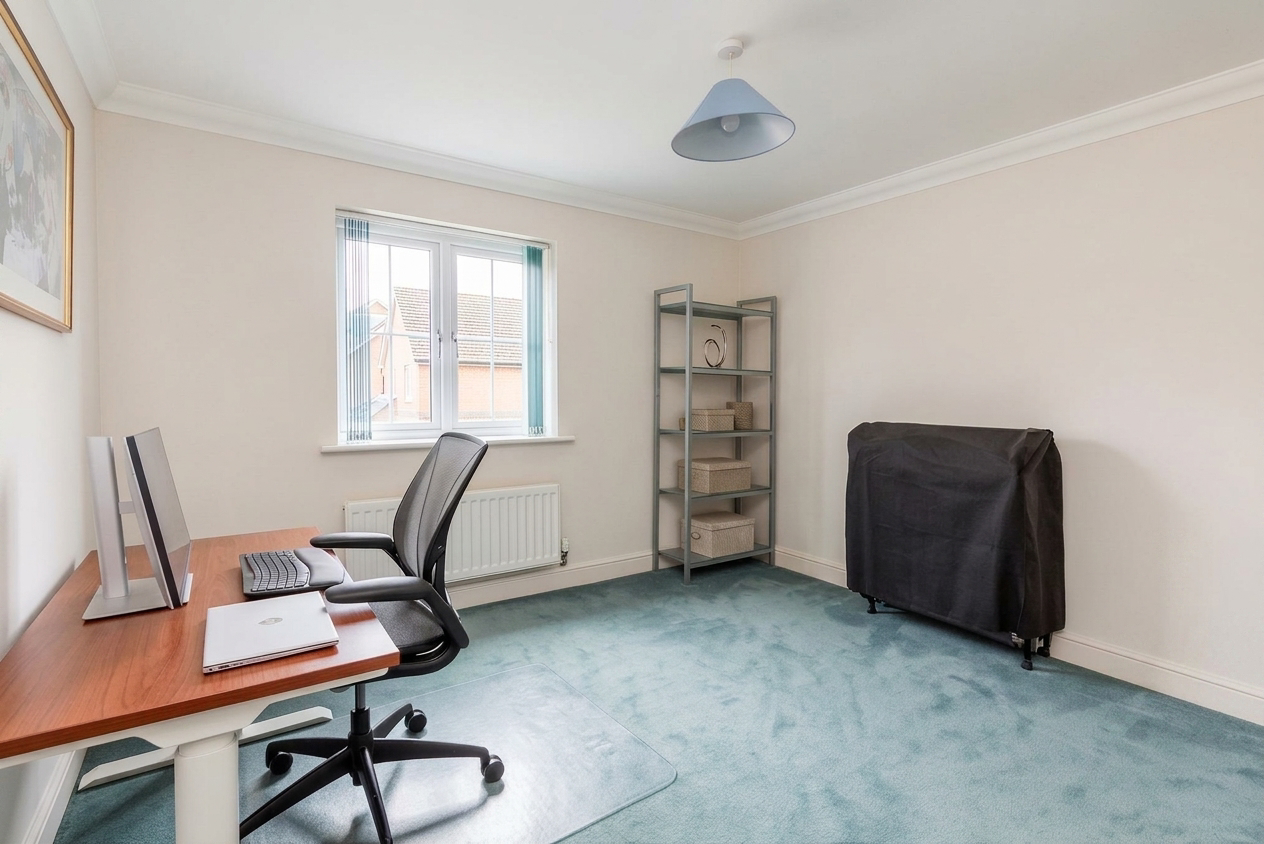 Mays Close, Earley, RG6, photo 17