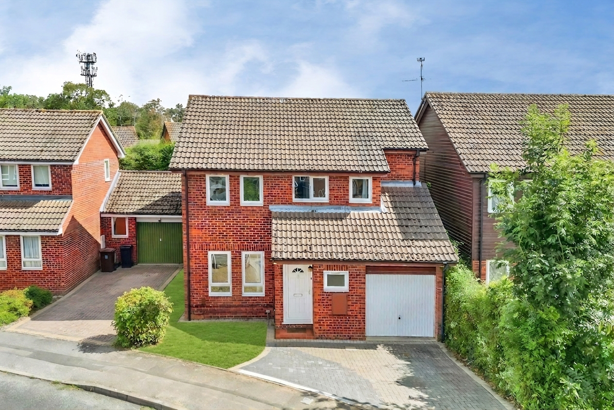 Beaconsfield Way, Earley, RG6