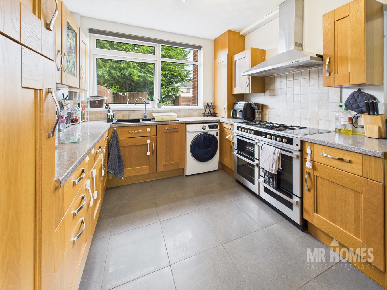 Philip Close, Heath, Cardiff, CF14, photo 5
