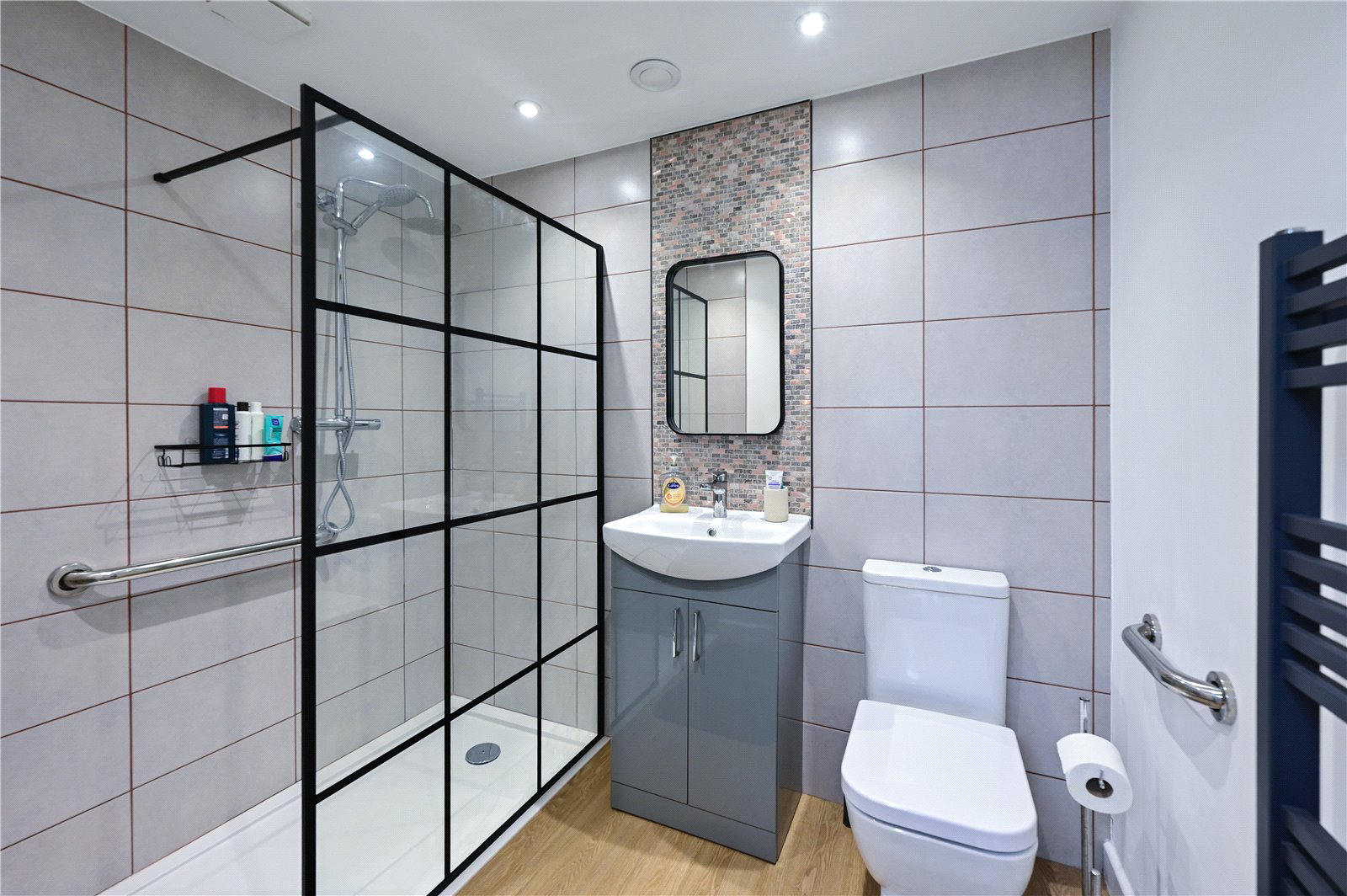 Ash Lodge Drive, Ash, Guildford, Surrey, GU12, photo 7