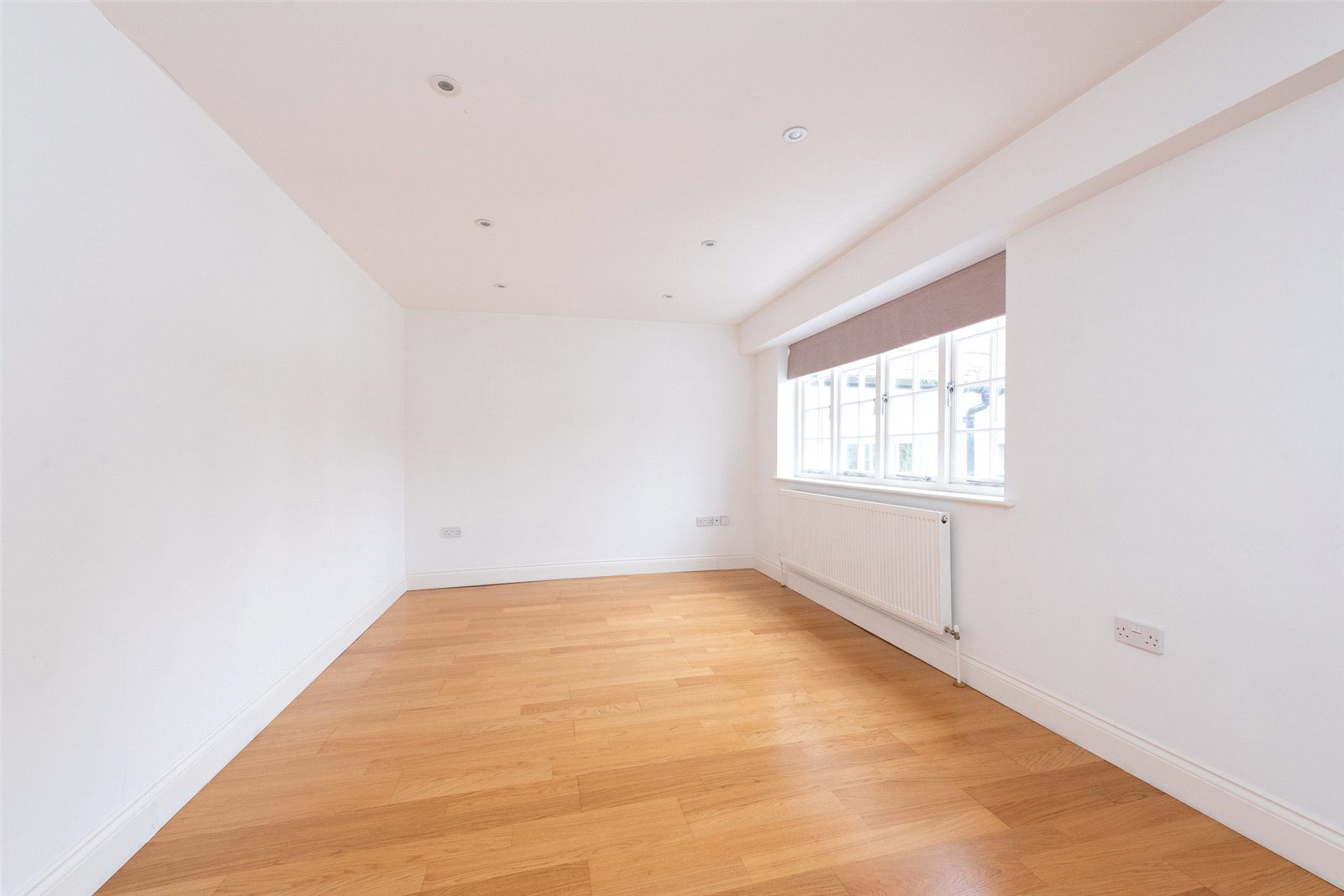 Brew House Lane, Hartley Wintney, Hook, RG27, photo 6