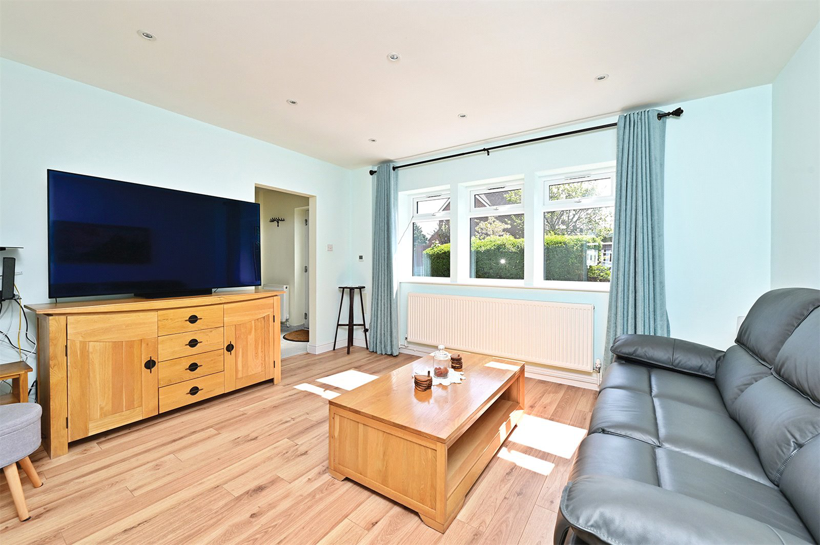 Somerville Crescent, Yateley, Hampshire, GU46, photo 2