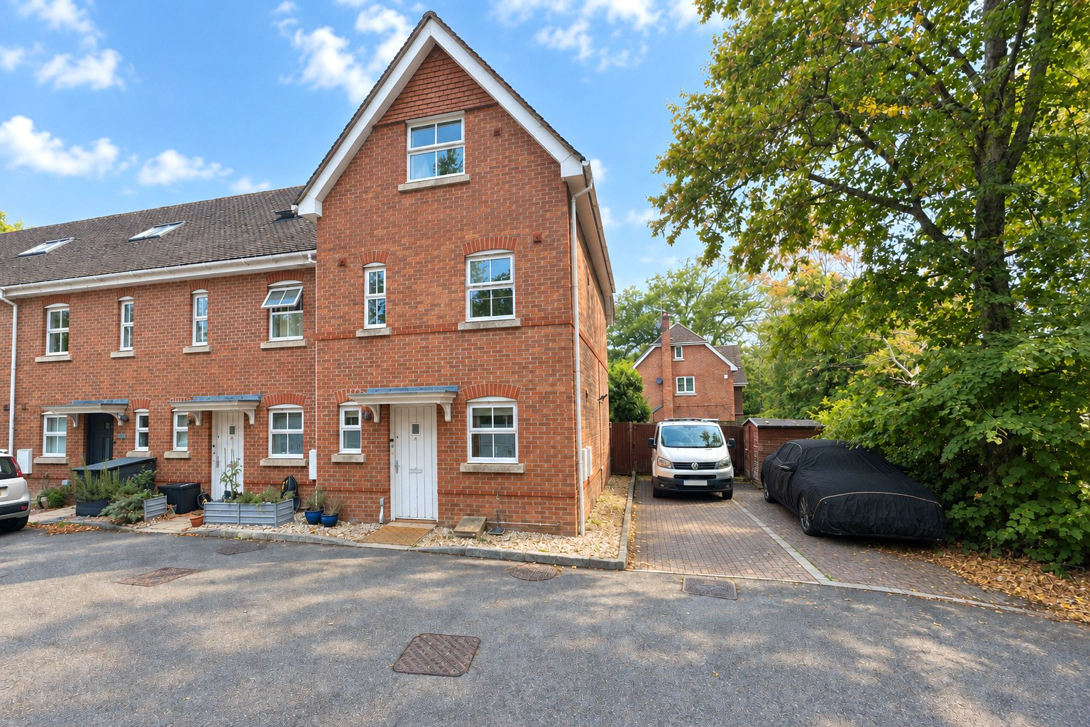 Hams Corner, Sherfield-on-Loddon, Hook, Hampshire, RG27