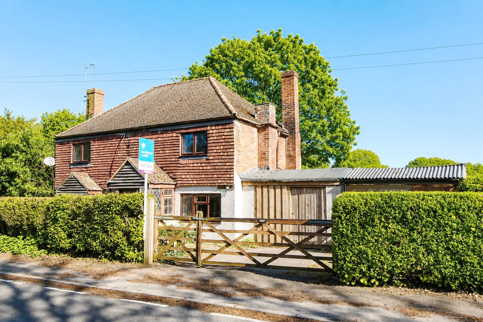 Newnham Road, Newnham, Hook, Hampshire, RG27