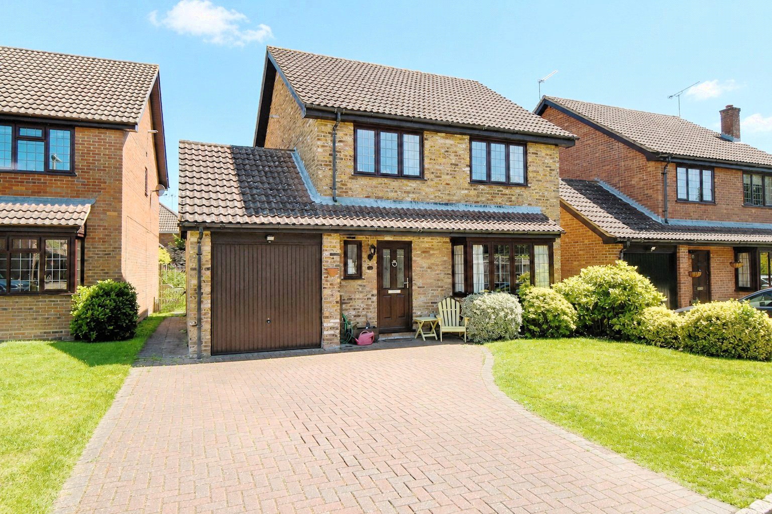 Squarefield Gardens, Hook, Hampshire, RG27