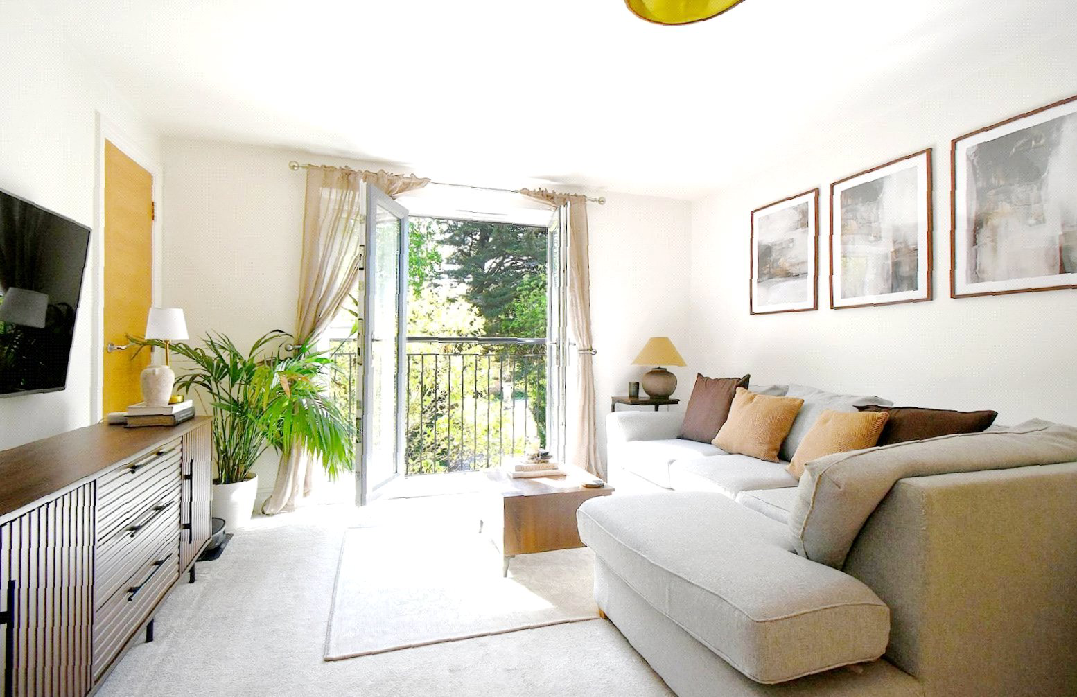 Carter Court, Hook, Hampshire, RG27