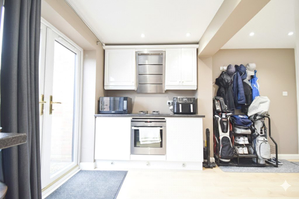 Tesimond Drive, Yateley, Hampshire, GU46, photo 8