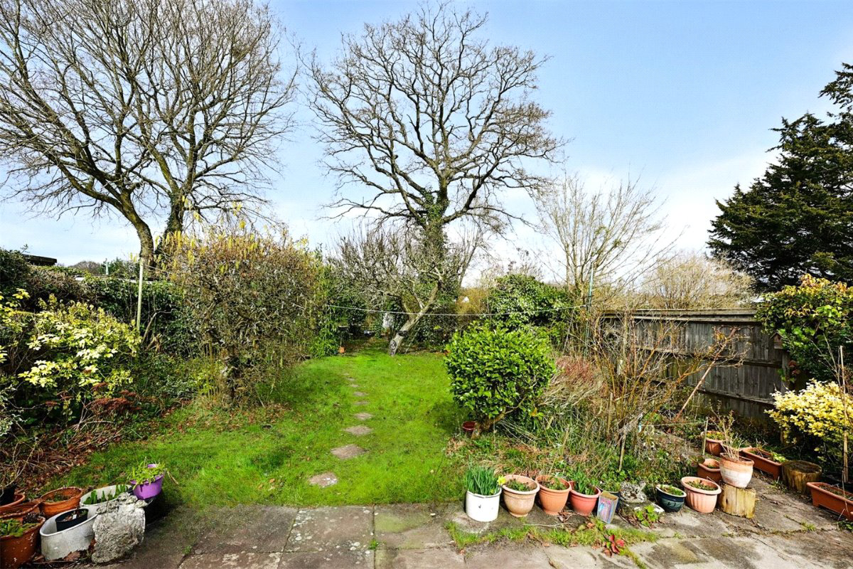 Hazel Road, Ash Green, Guildford, Surrey, GU12, photo 6