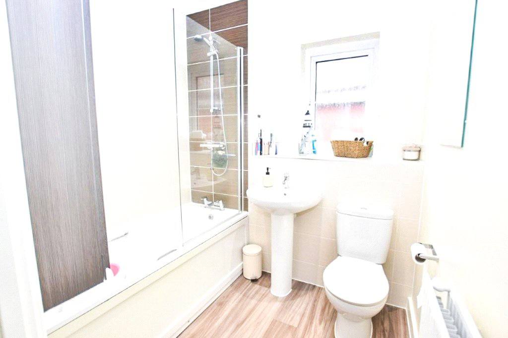 Nightjar Close, Farnborough, Hampshire, GU14, photo 8