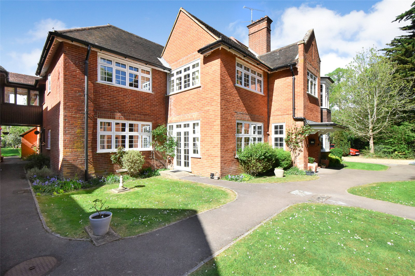 Berry Court, Hook, Hampshire, RG27