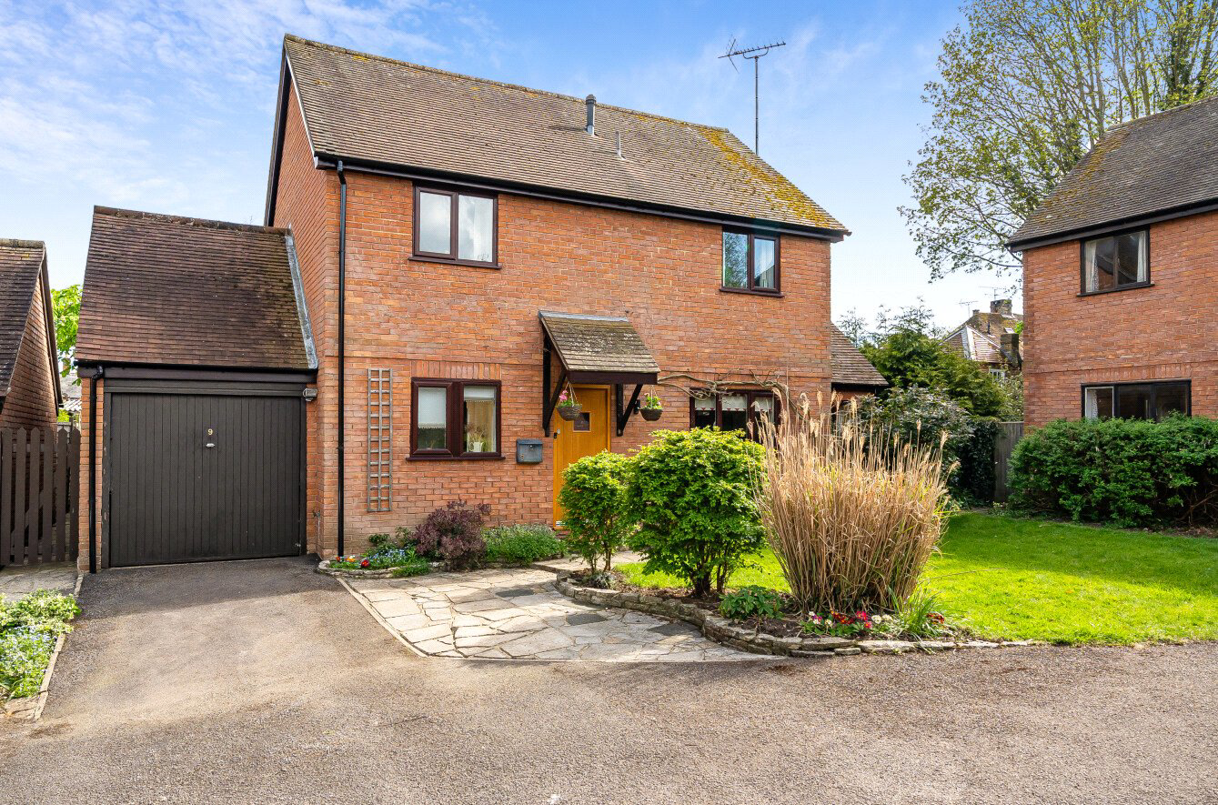 Angel Meadows, Odiham, Hook, Hampshire, RG29