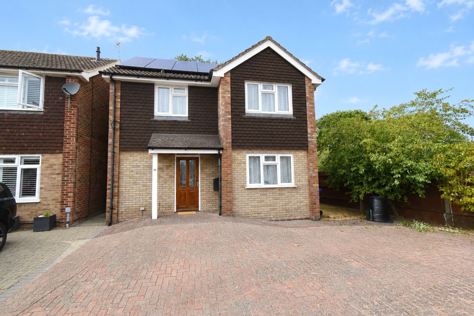 Bell Meadow Road, Hook, Hampshire, RG27