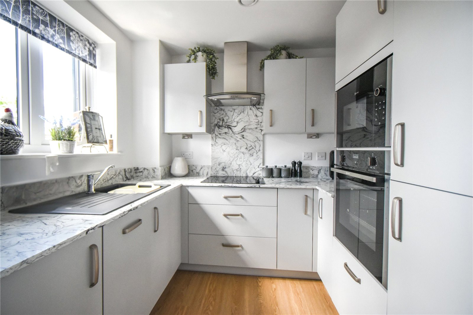 Station Road, Hook, Hampshire, RG27, photo 3