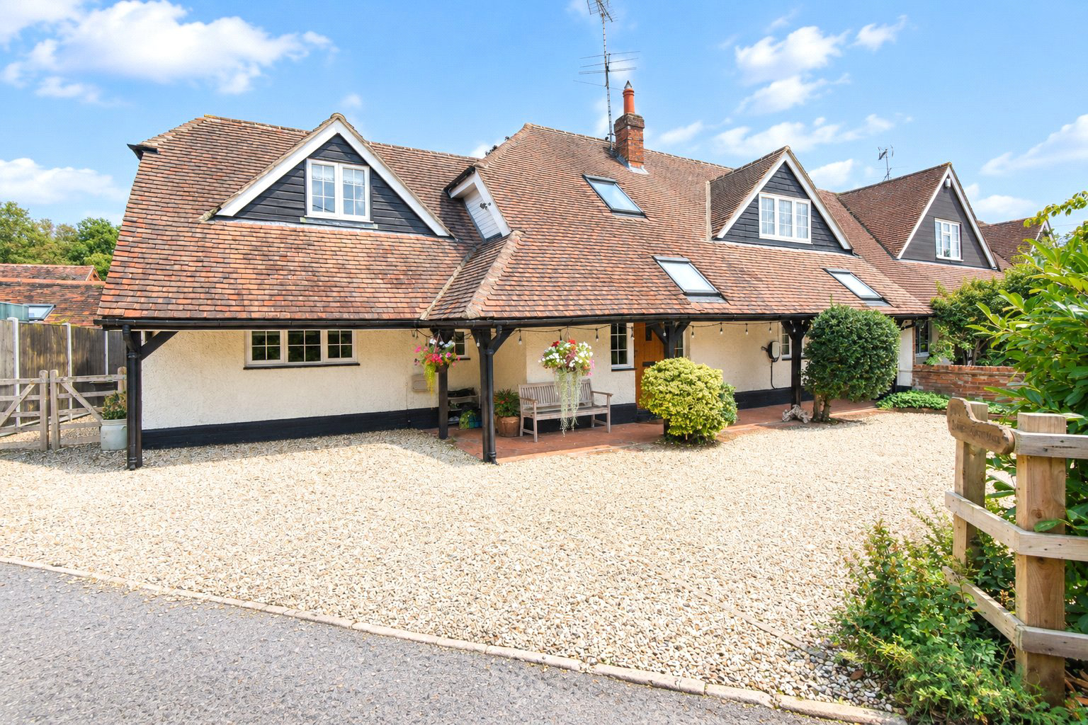 Ridge Lane, Rotherwick, Hook, Hampshire, RG27