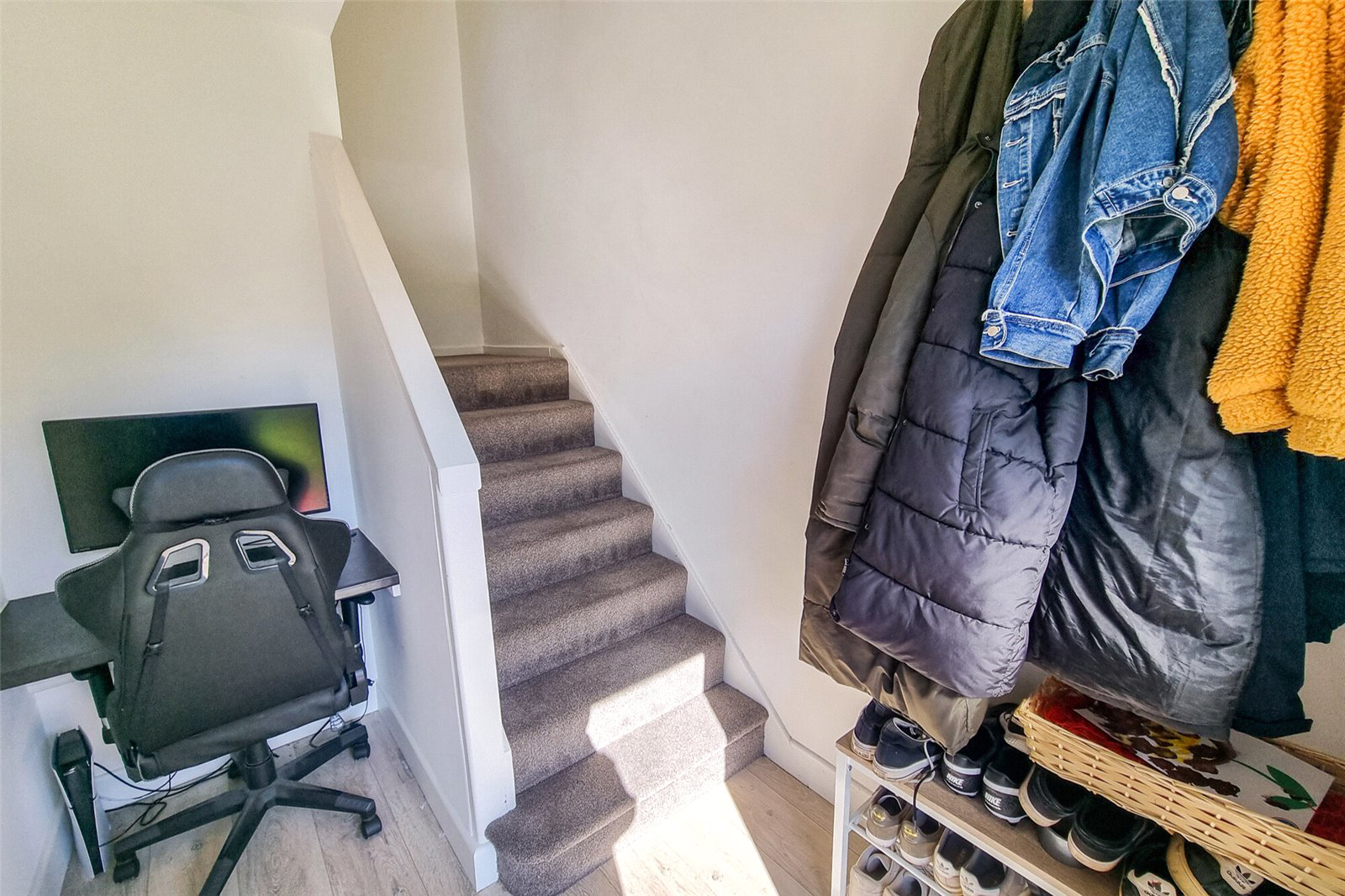 May Crescent, Ash, Guildford, Surrey, GU12, photo 9