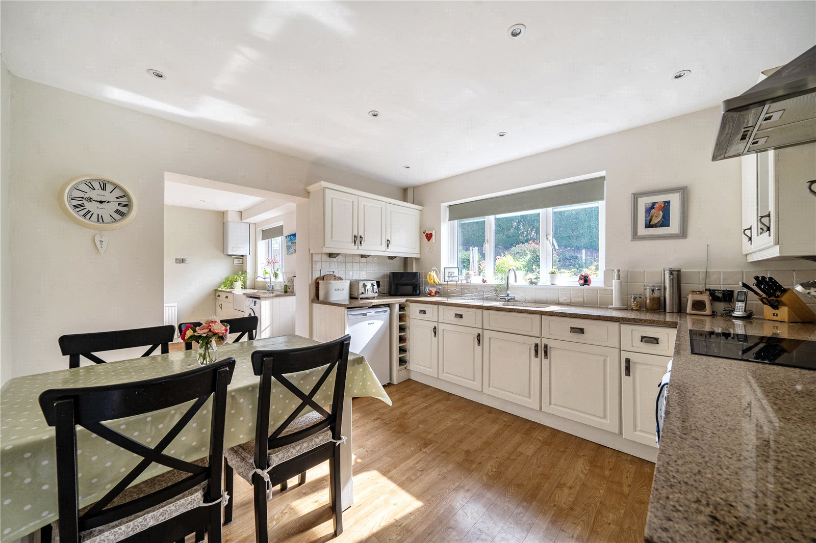 Franklin Avenue, Hartley Wintney, Hook, Hampshire, RG27, photo 2