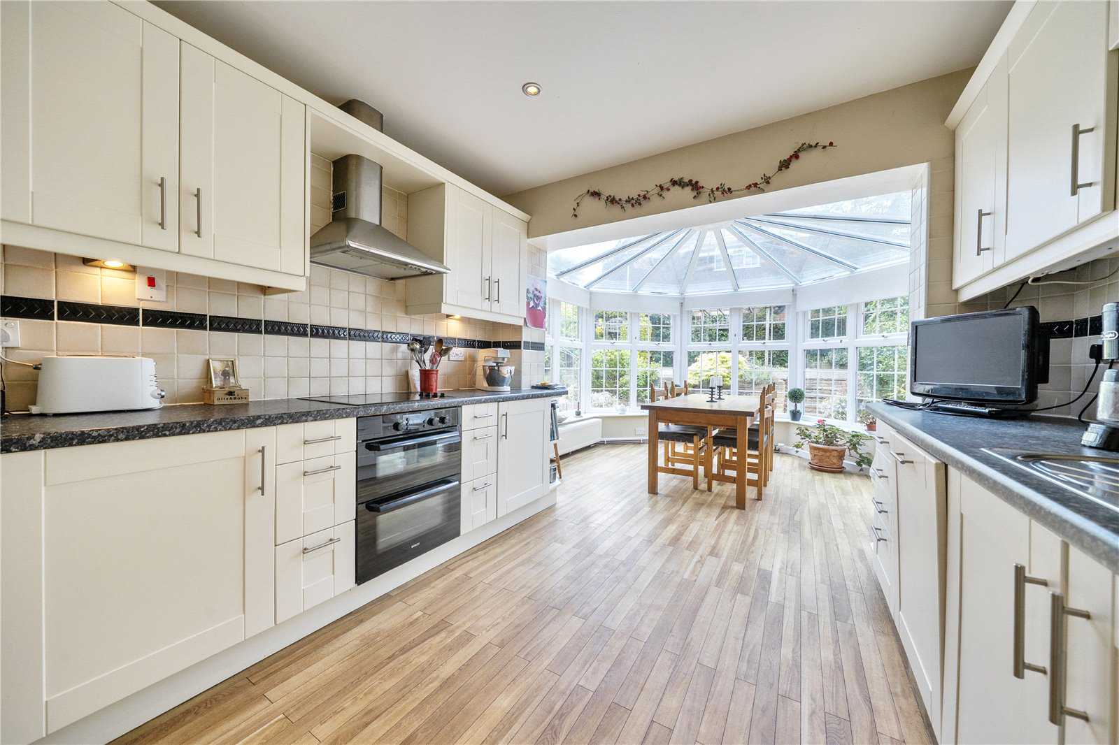 Springfield Avenue, Hartley Wintney, Hampshire, RG27, photo 5