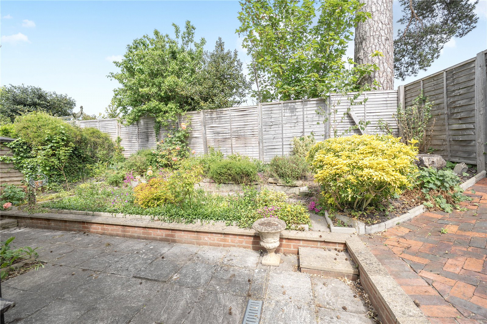 Hartford Court, Hartley Wintney, Hook, Hampshire, RG27, photo 11