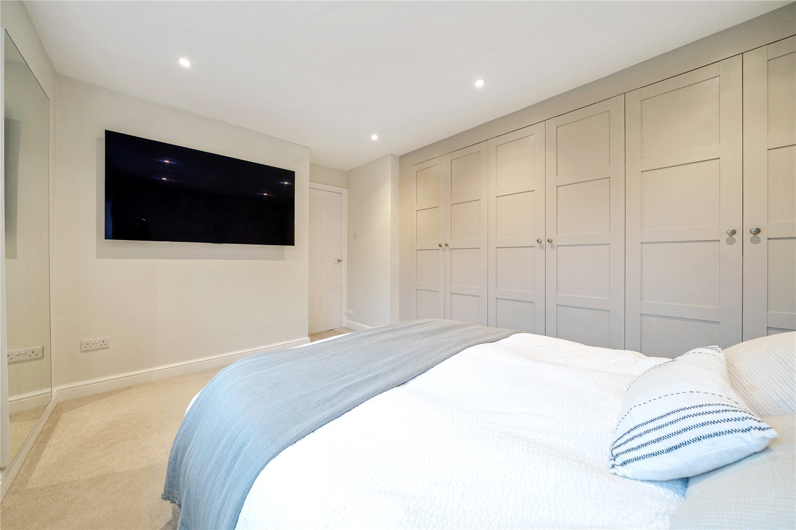 Paddock Court, Hartley Wintney, Hampshire, RG27, photo 15