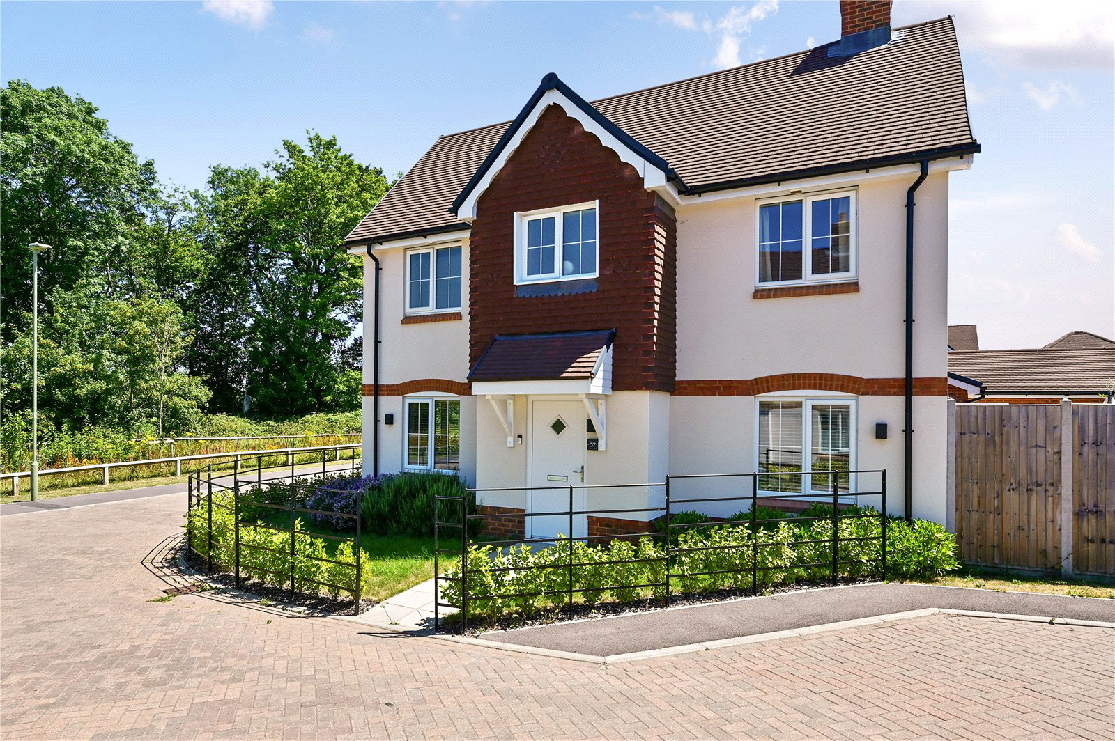 Blacklands Farm Way, Sherfield-On-Loddon, Hampshire, RG27