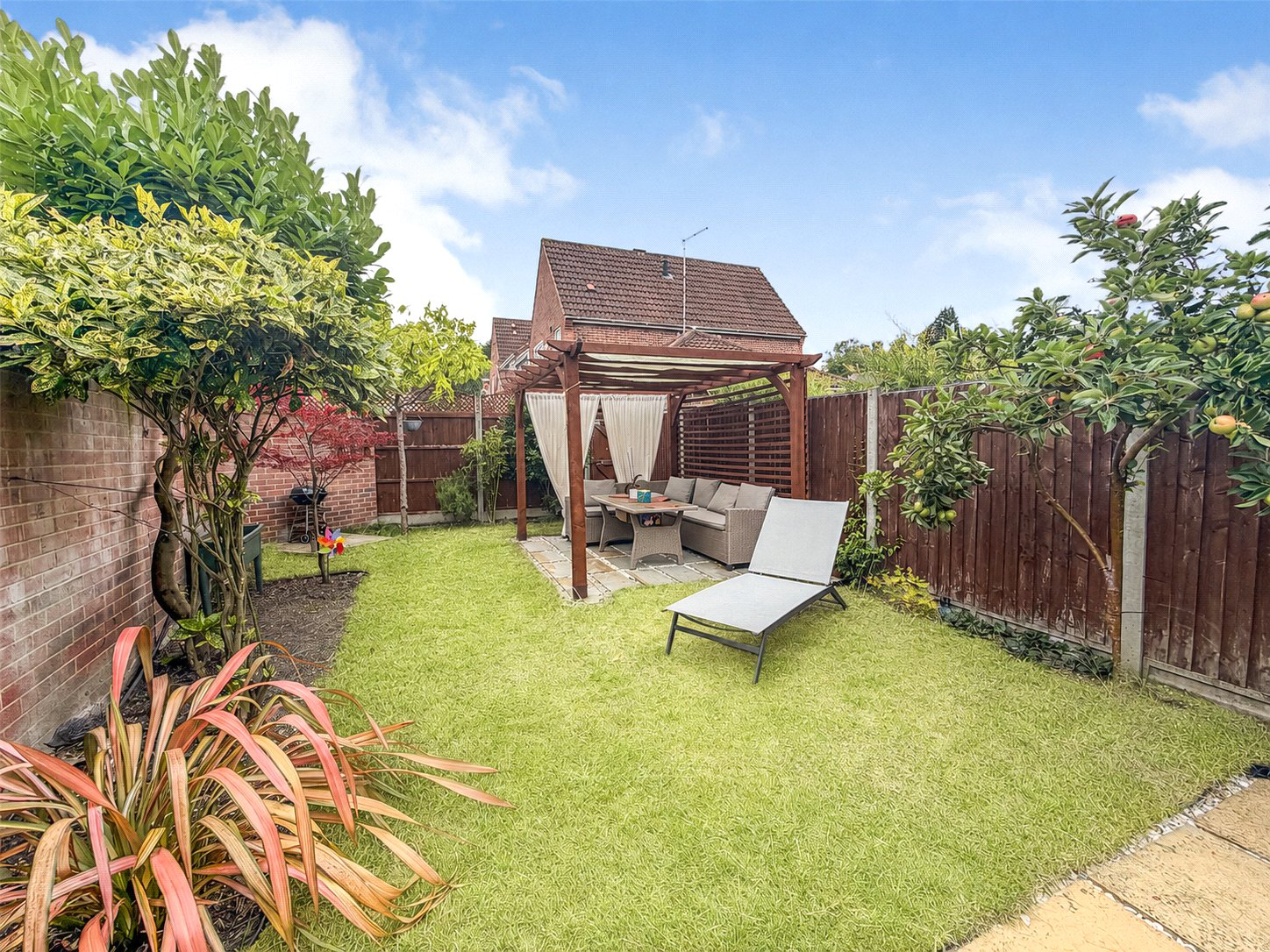 St. Christophers Close, Aldershot, Hampshire, GU12, photo 2
