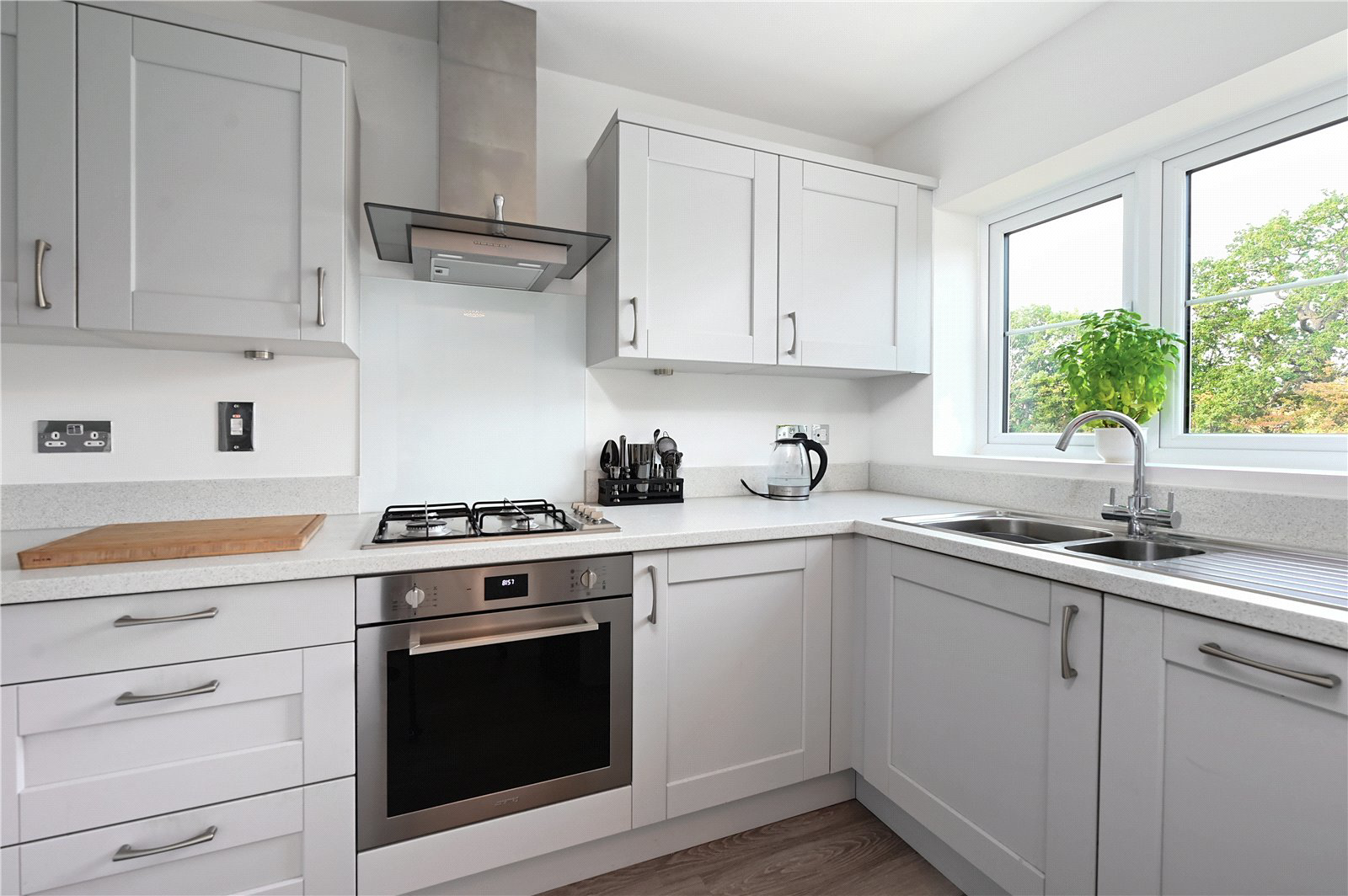 Cowdries Close, Ash, Guildford, Surrey, GU12, photo 2