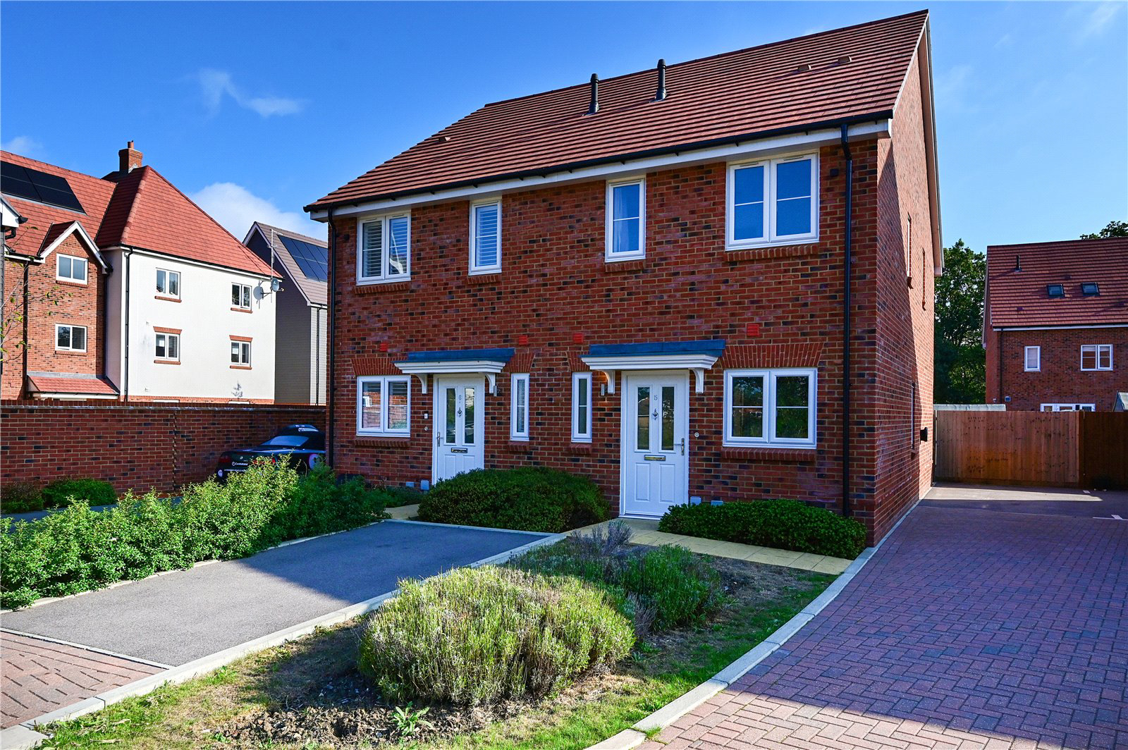 Cowdries Close, Ash, Guildford, Surrey, GU12