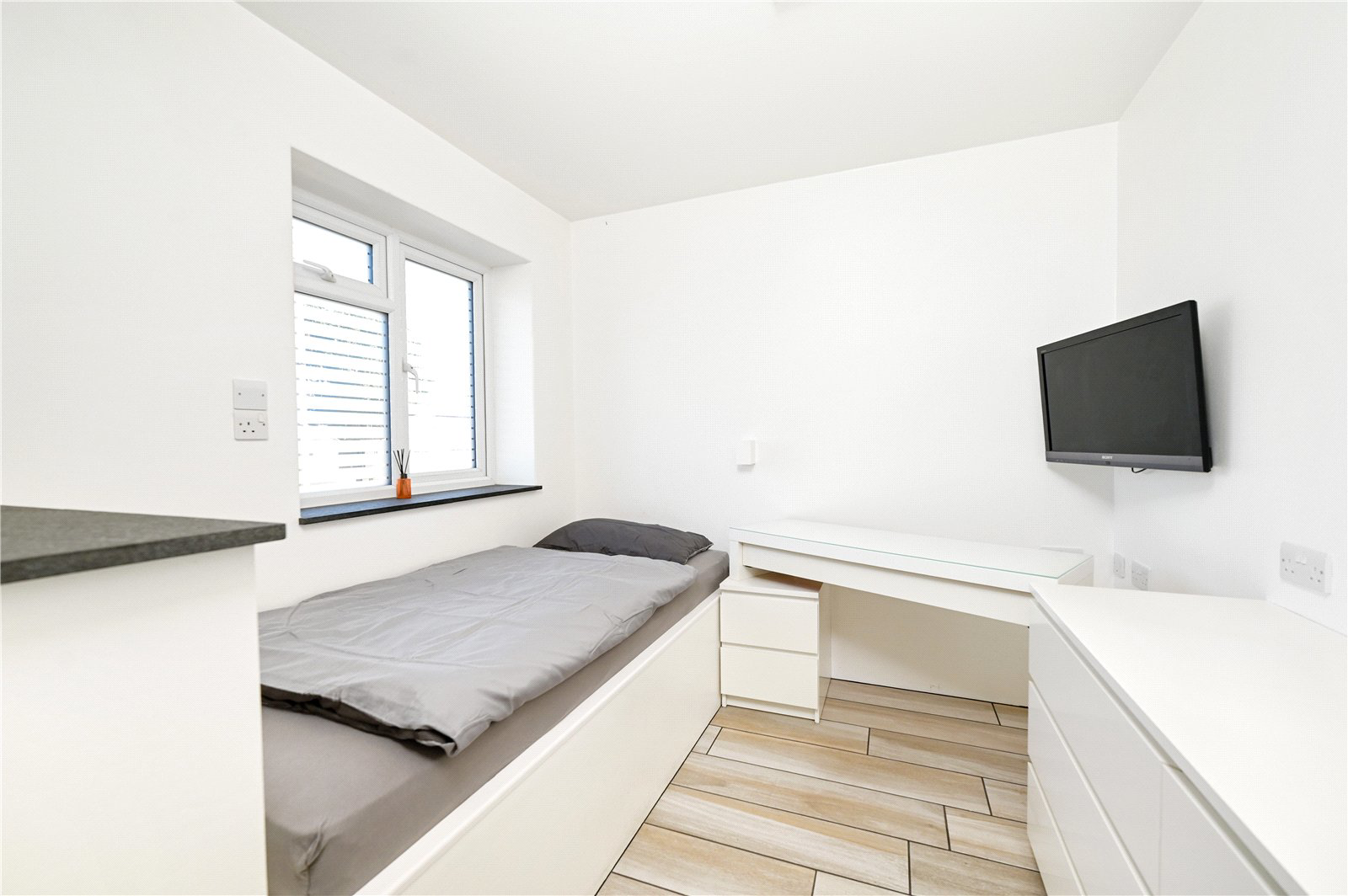 Cripley Road, Farnborough, Hampshire, GU14, photo 8