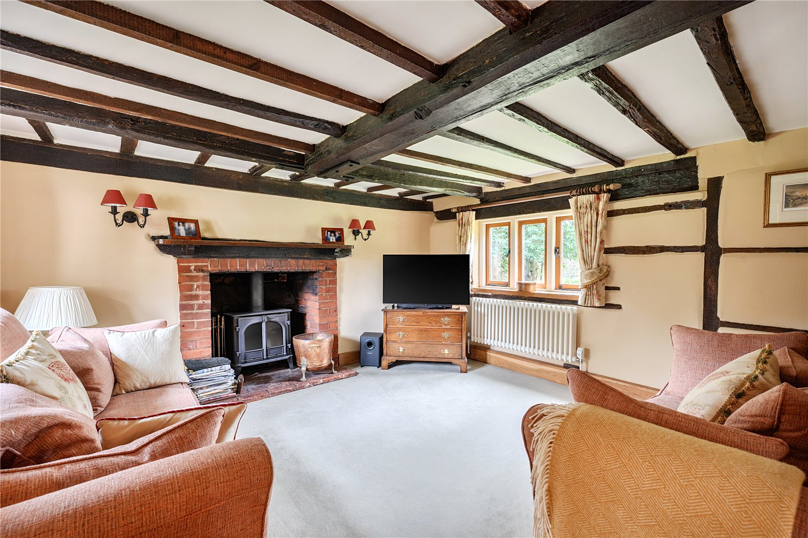 Thatch Cottage, Eversley, Hampshire, RG27, photo 3