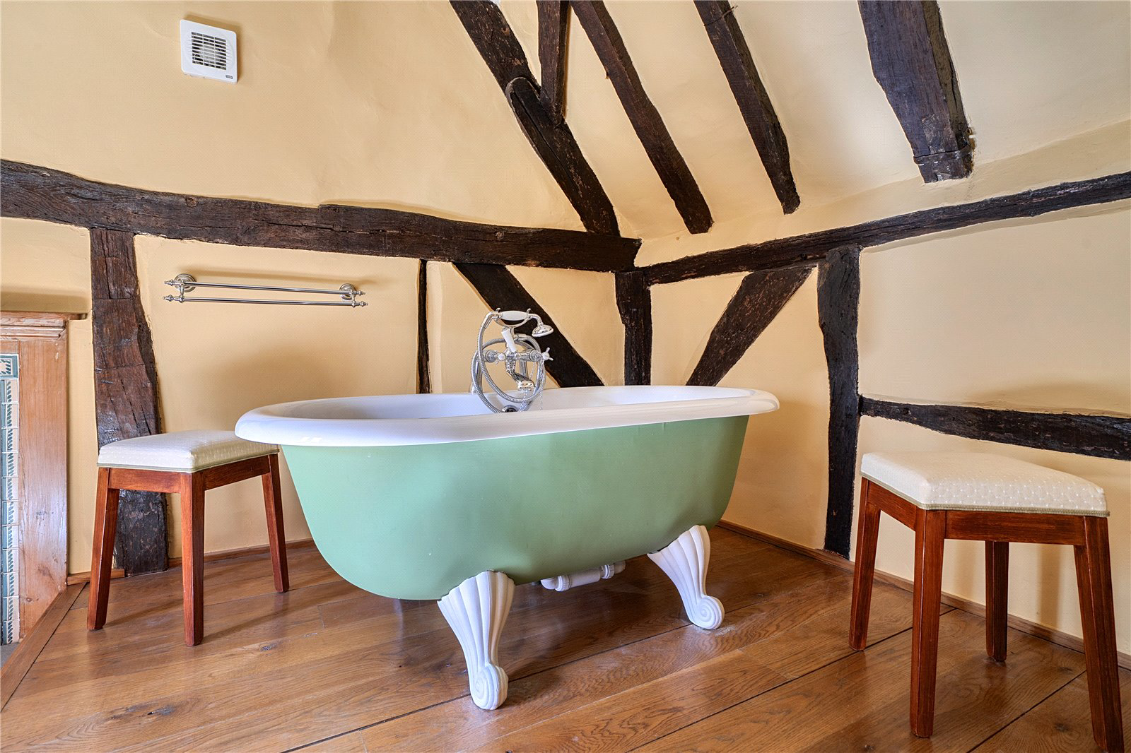 Thatch Cottage, Eversley, Hampshire, RG27, photo 13