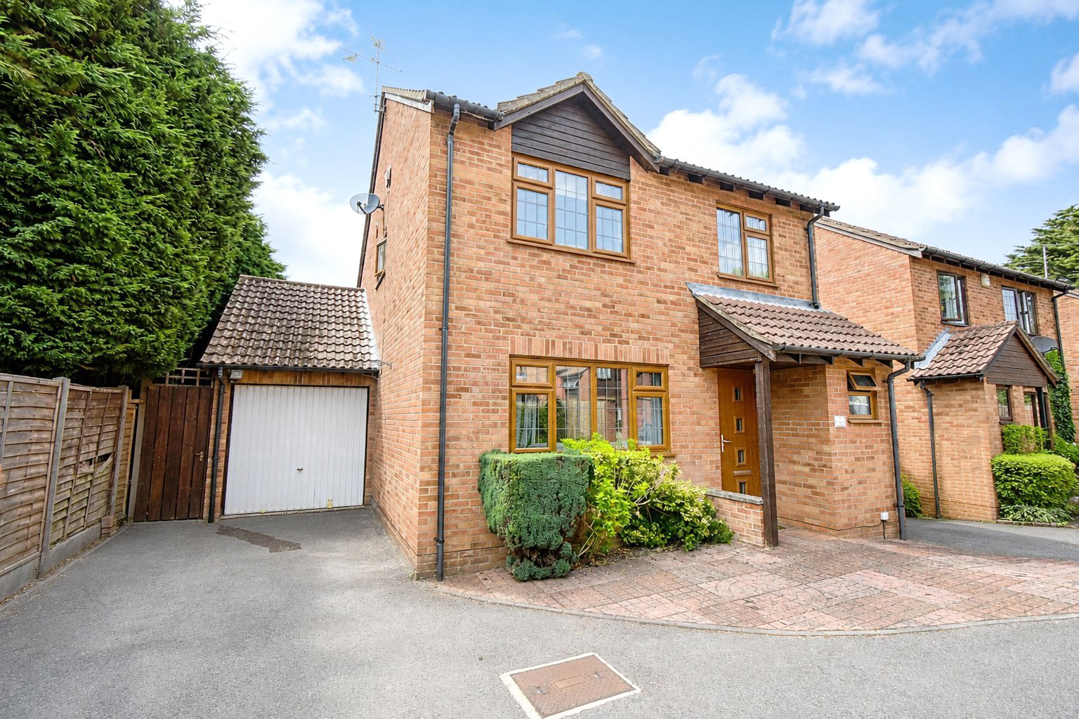 Mill Close, Sherfield-on-Loddon, Hook, Hampshire, RG27, photo 19