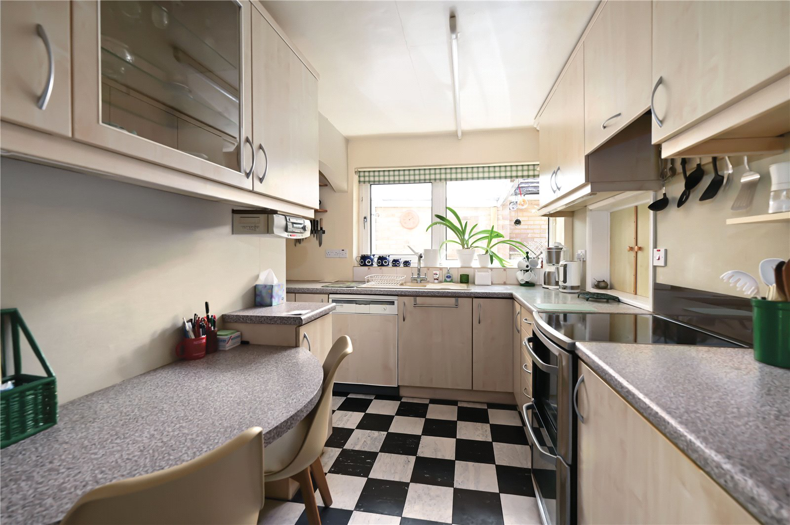 Fox Hills Lane, Ash, Guildford, Surrey, GU12, photo 6