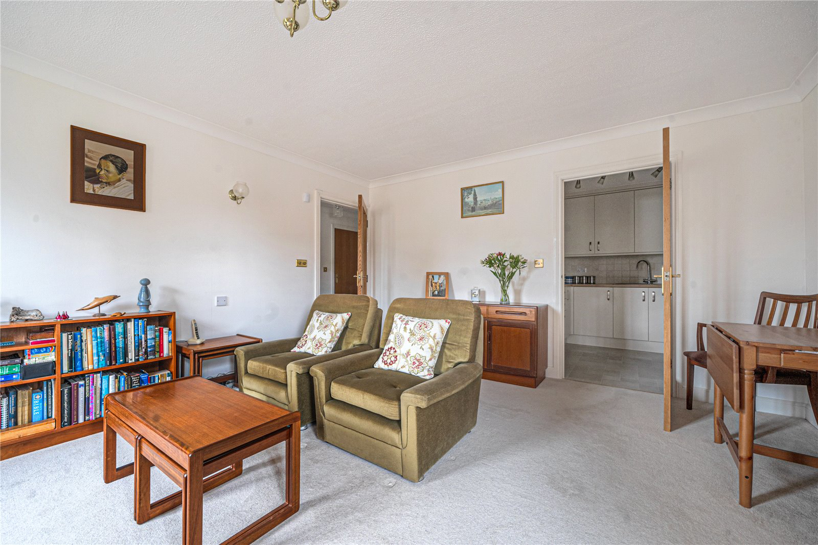 Hartford Court, Hartley Wintney, Hampshire, RG27, photo 3