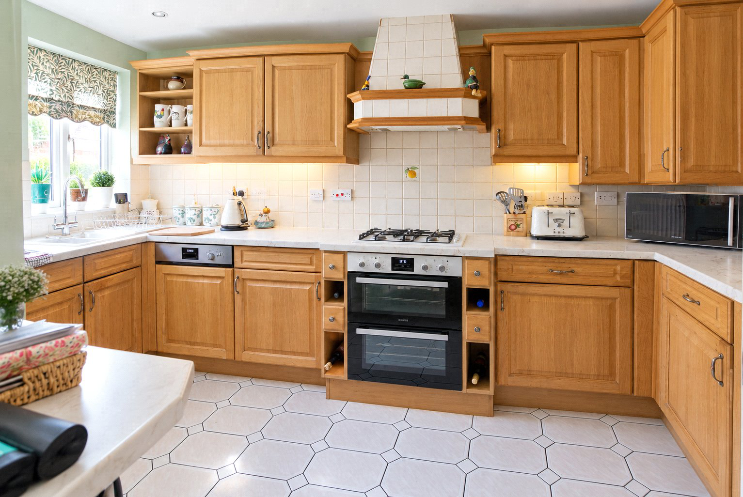 Swan Court, Hartley Wintney, Hook, RG27, photo 3