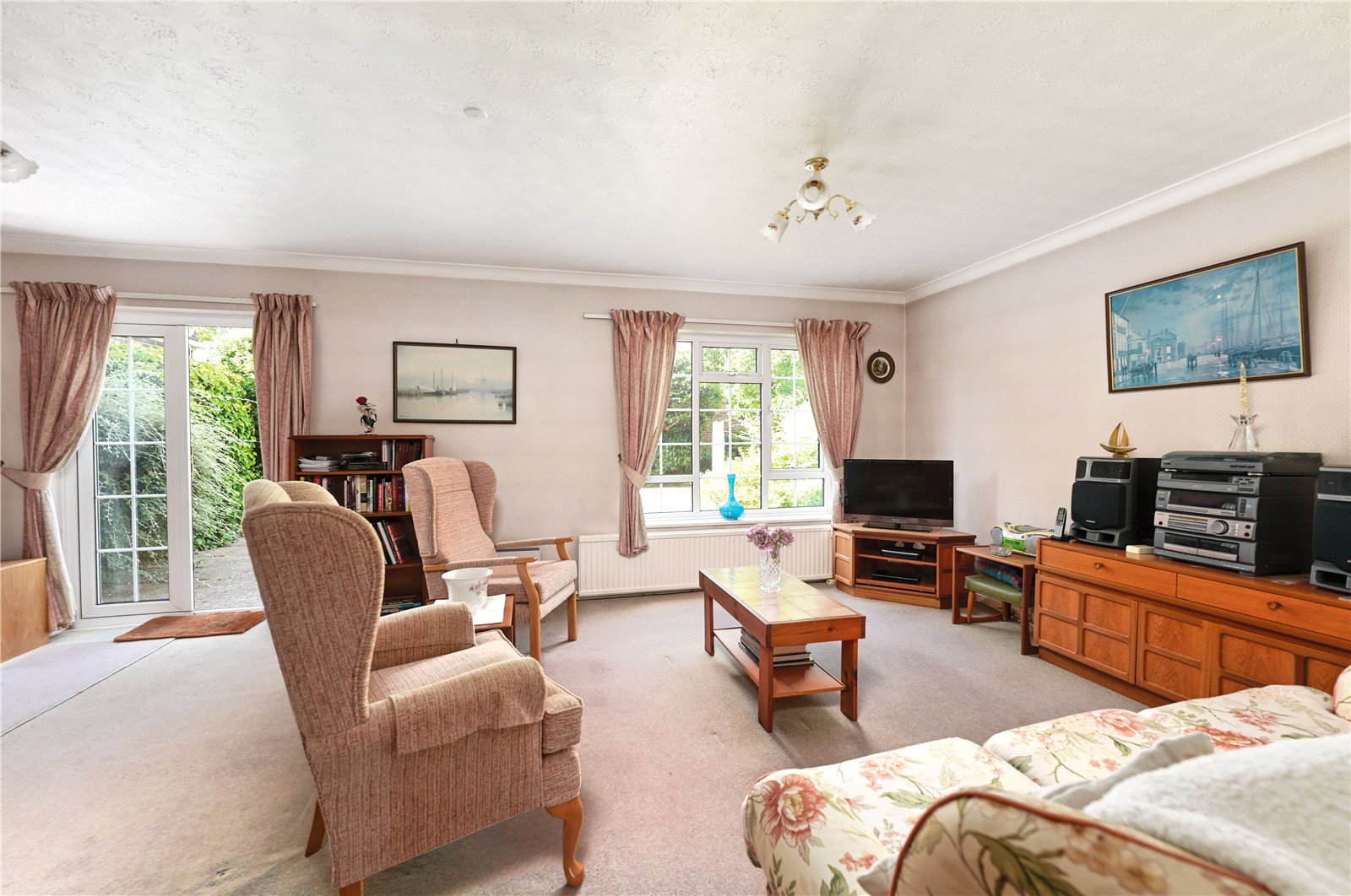 Blackwater Close, Ash, Guildford, Surrey, GU12, photo 3