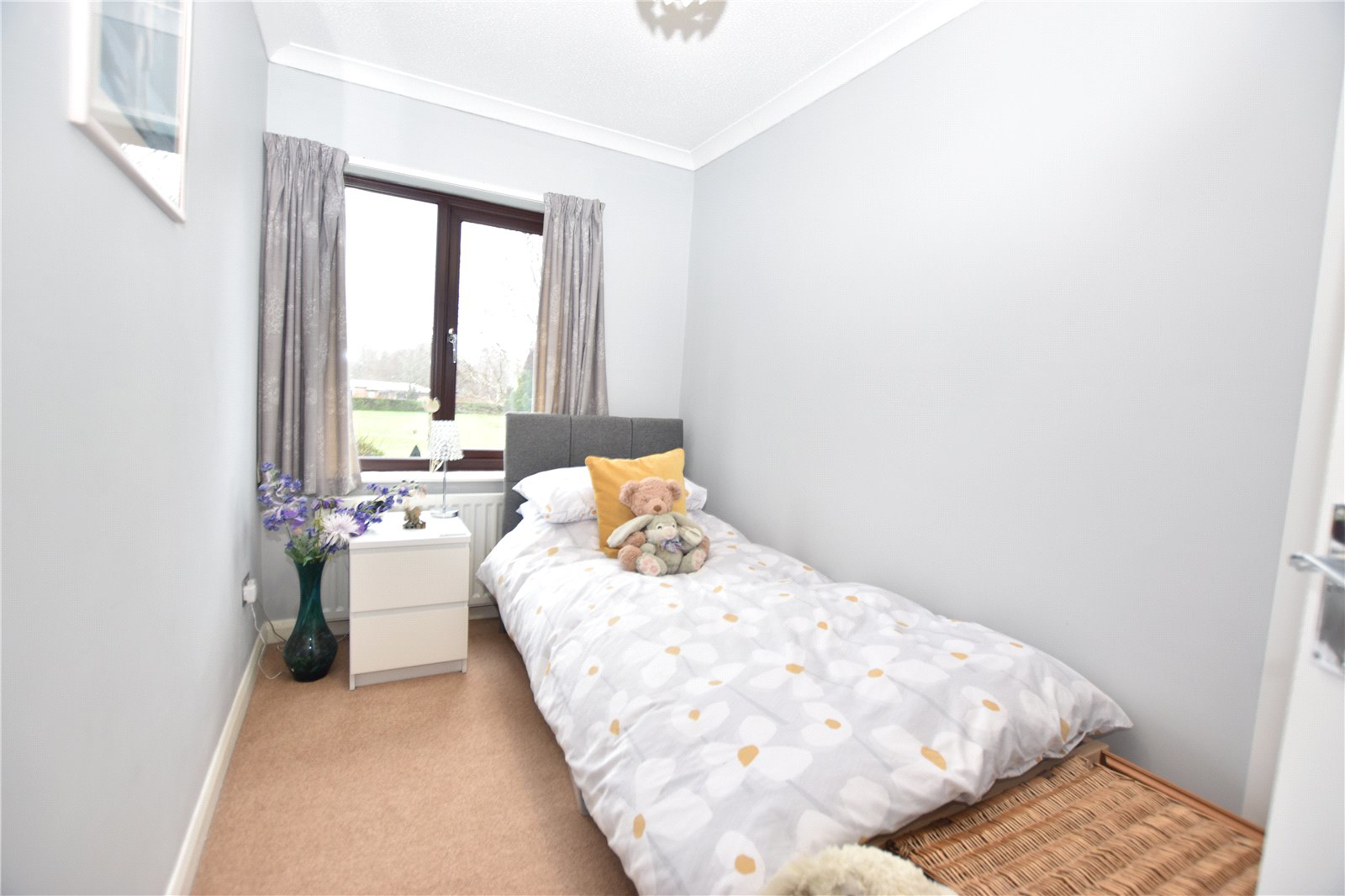 Newton Road, Farnborough, Hampshire, GU14, photo 13