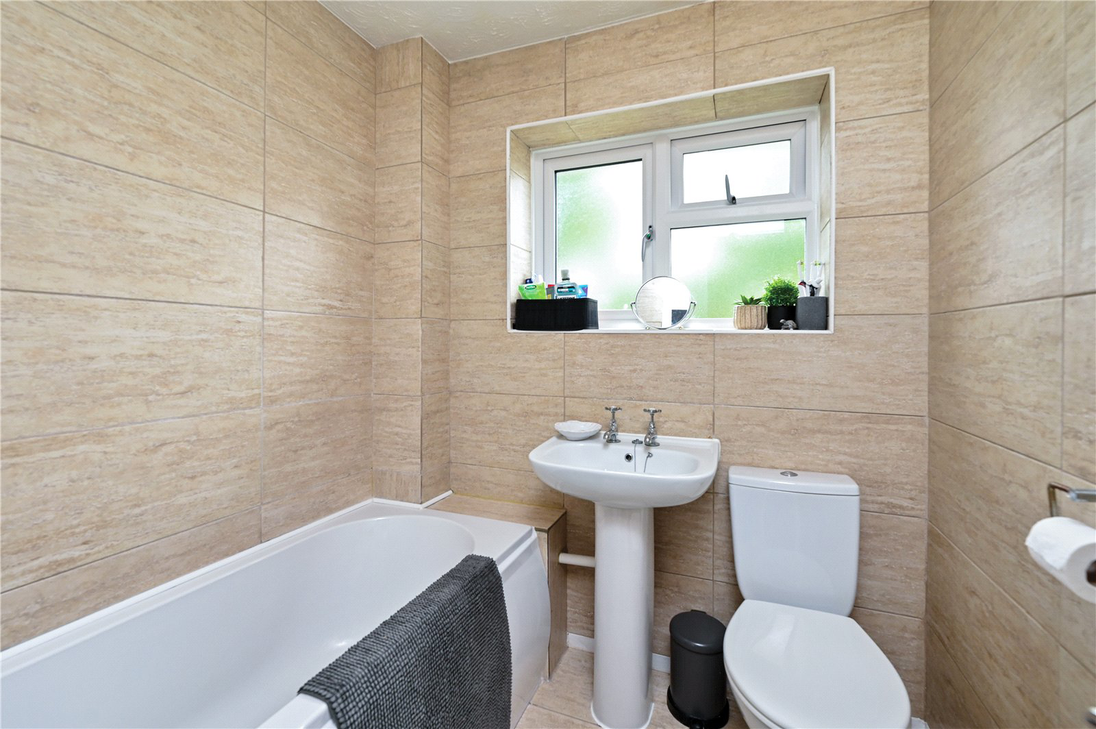 Larch Way, Farnborough, Hampshire, GU14, photo 10