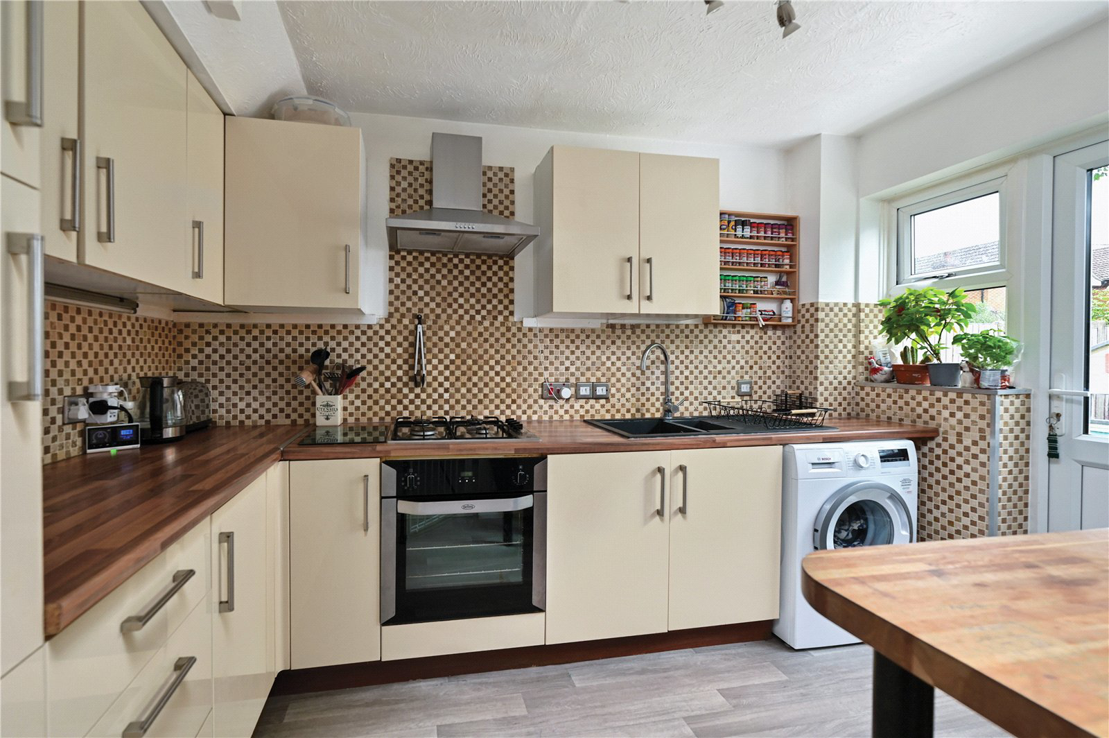 Larch Way, Farnborough, Hampshire, GU14, photo 2