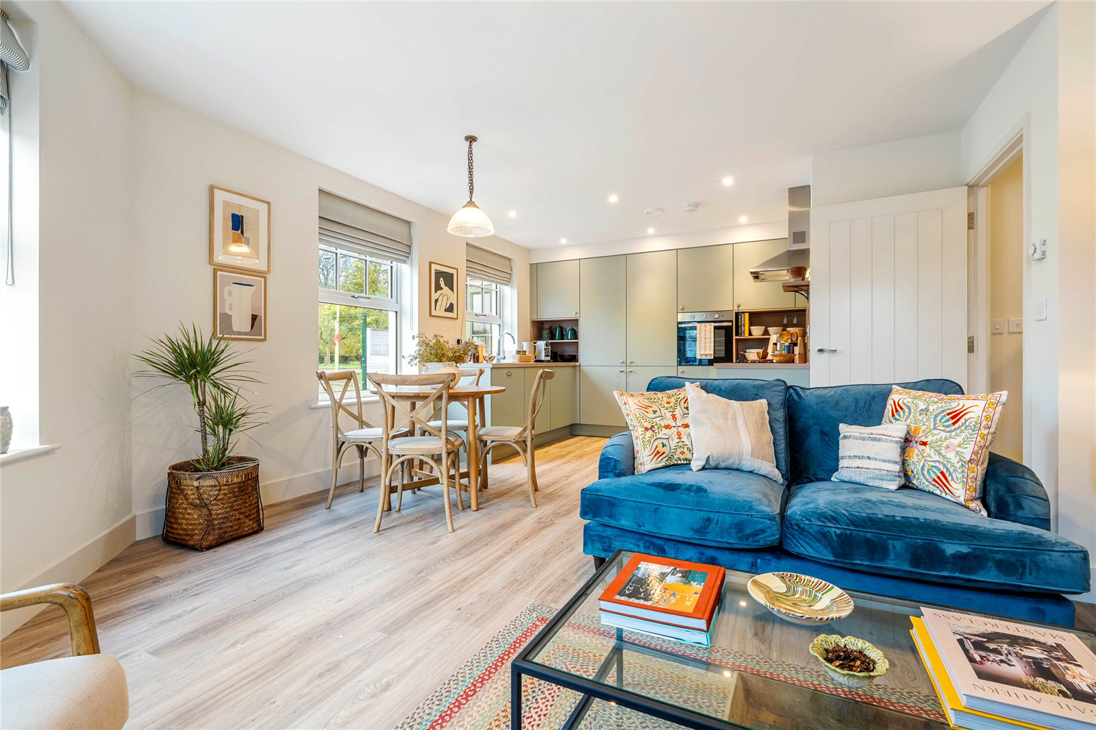 Vicarage Road, Yateley, Hampshire, GU46, photo 2