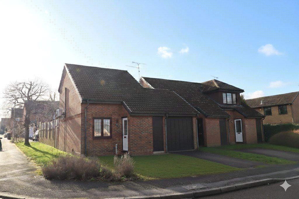 Tesimond Drive, Yateley, Hampshire, GU46, photo 6